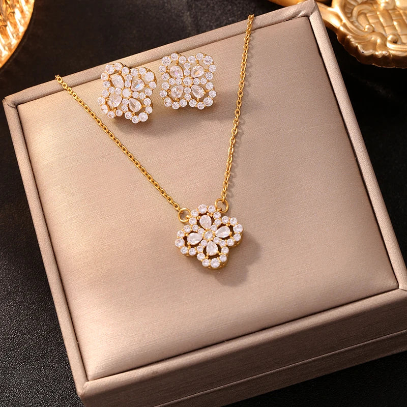 Conjunto Collar & Pendientes Blancos